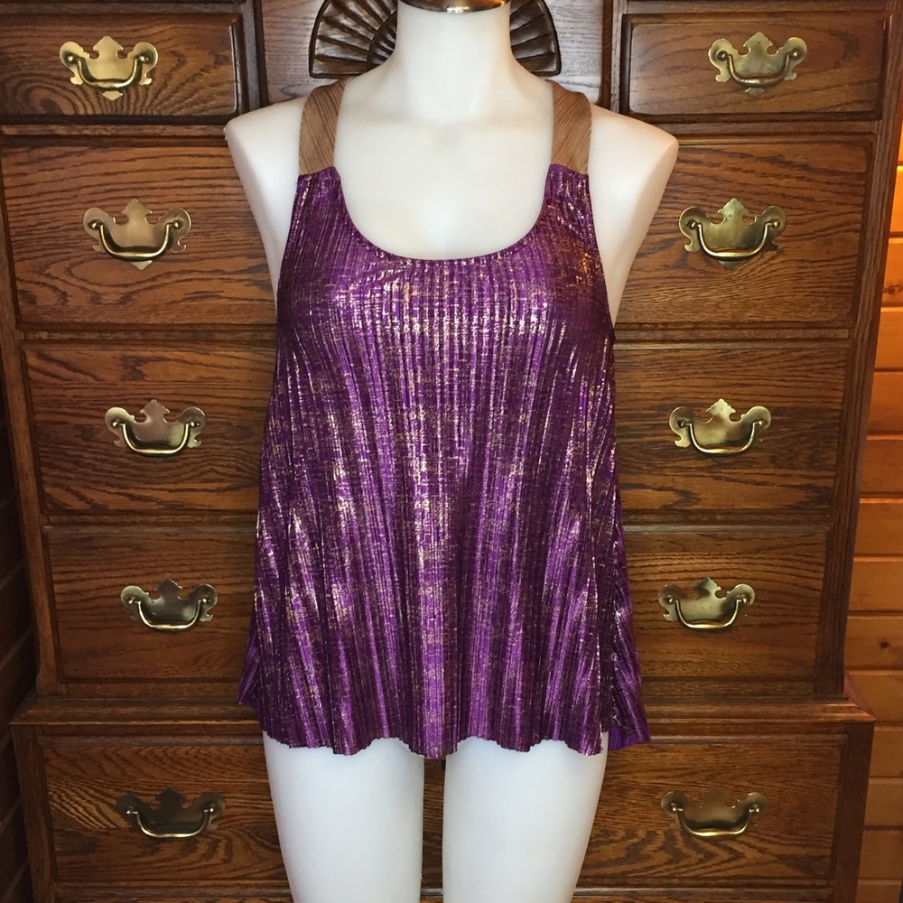 NWOT Daytrip Dressy Top